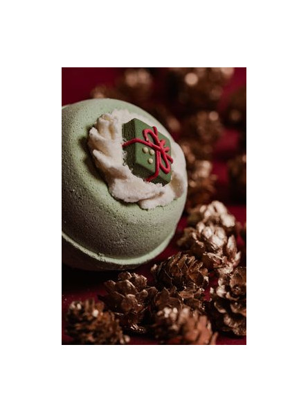 bombe-de-bain-moussante-sapin-gourmand-enrichie-en-beurre-de-karite- (1)